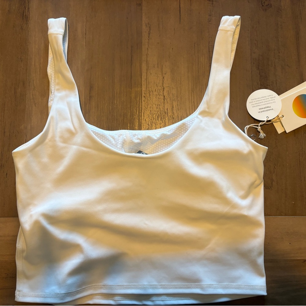 NWT Vuori Daily Crop Medium - Picture 3 of 6